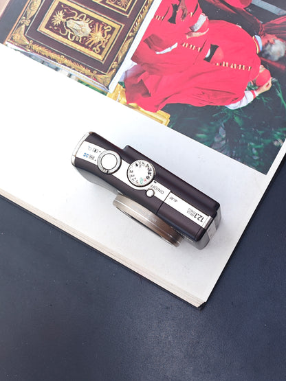 Used Canon PowerShot SX200 IS brown Digital Camera [No charger]