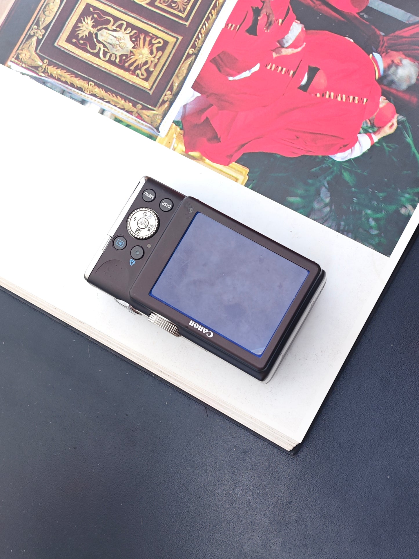 Used Canon PowerShot SX200 IS brown Digital Camera [No charger]