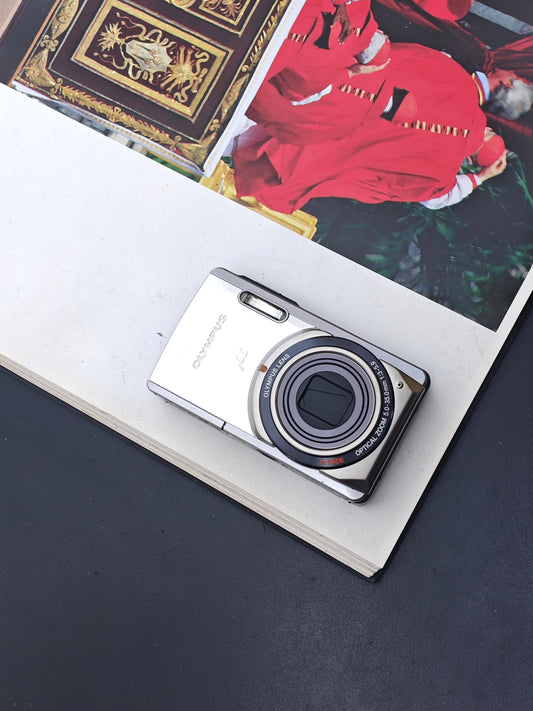 Used Olympus μ-7020 Digital Camera [No charger]