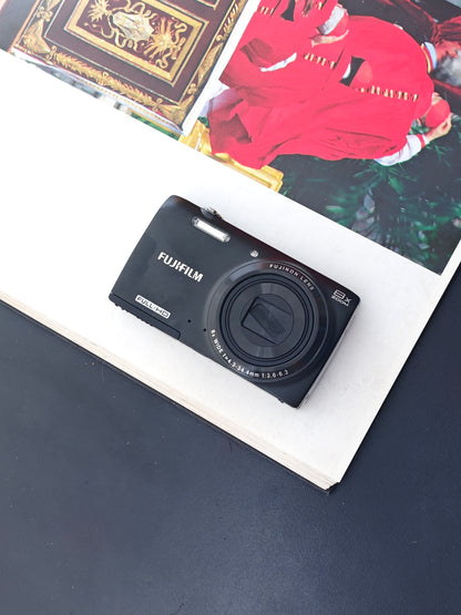 Used Fujifilm FinePix JZ700 black Digital Camera [No charger]