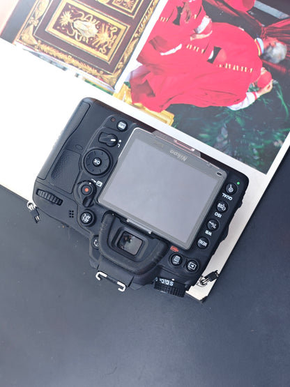 Used Nikon D7000 body Digital Camera