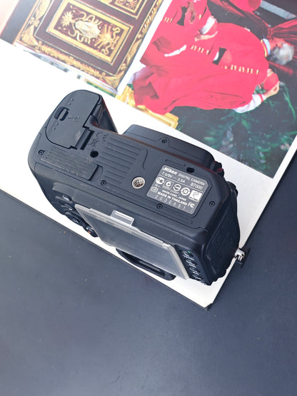 Used Nikon D7000 body Digital Camera