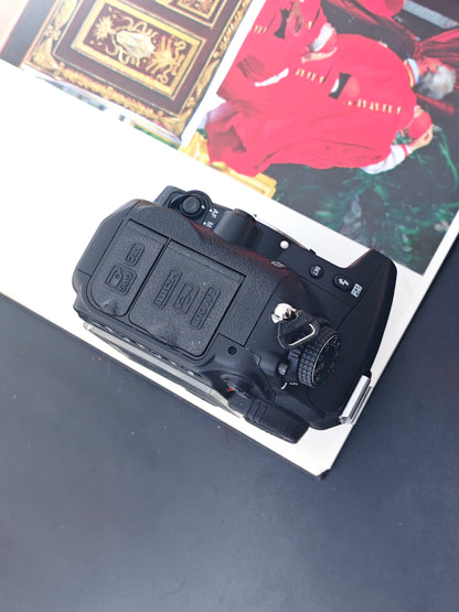 Used Nikon D7000 body Digital Camera