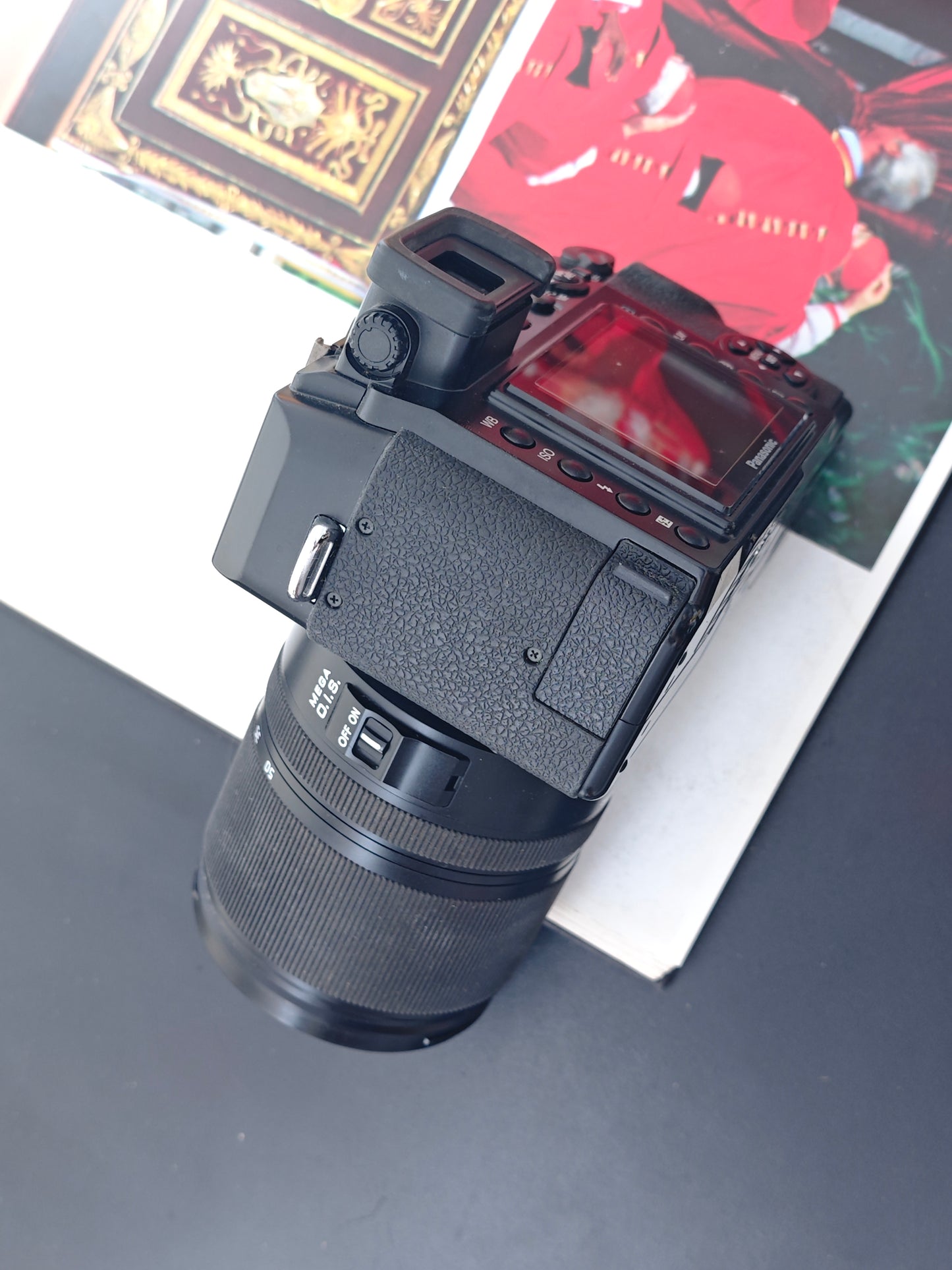 Used Panasonic Lumix DMC-L1 with Leica D Vario-Elmarit 14-50mm F2.8-3.5 ASPH. MEGA O.I.S. Camera [No charger]