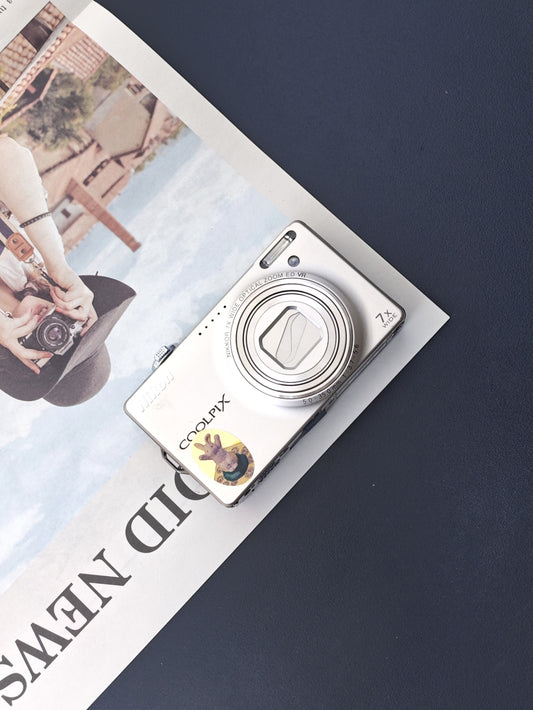 Used Nikon Coolpix S6000 silver Digital Camera [No charger]