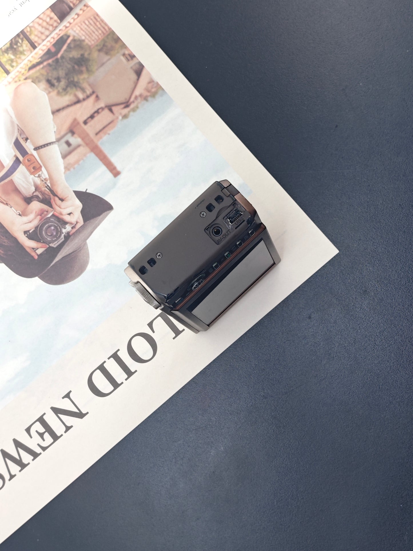 Used Ricoh R10 brown Digital Camera [No charger]