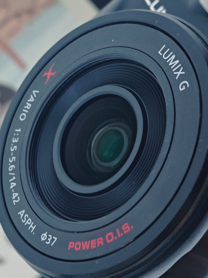 Used Panasonic Lumix DMC-GF3 with with Lumix G Vario 14-42mm F3.5-5.6 [JPY only]