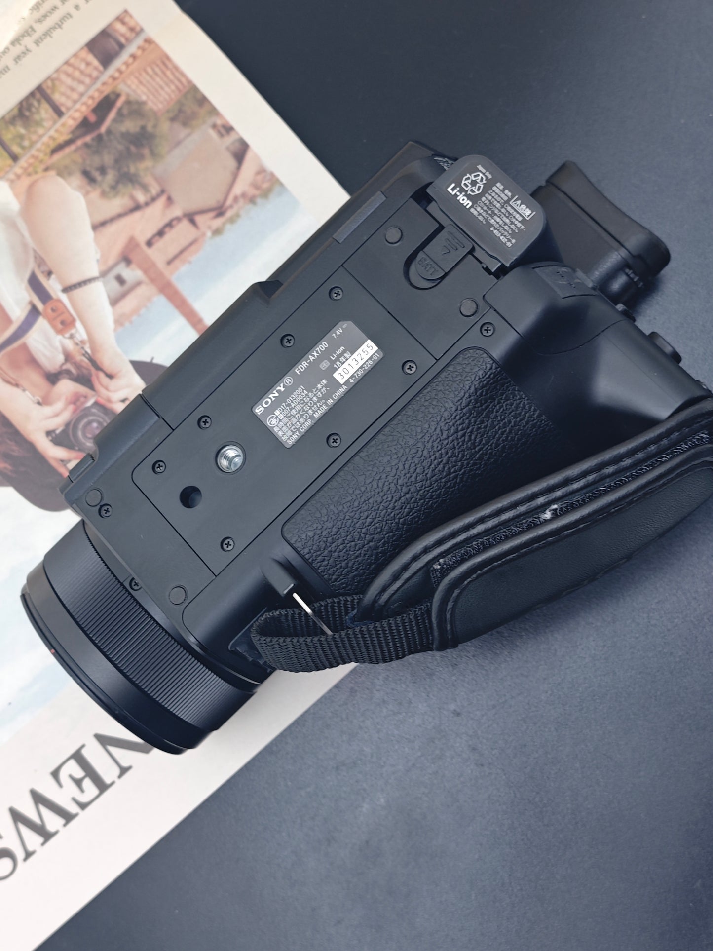 *READ* Used Sony FDR-AX700 Handycam [JPN only, No charger] #3013255