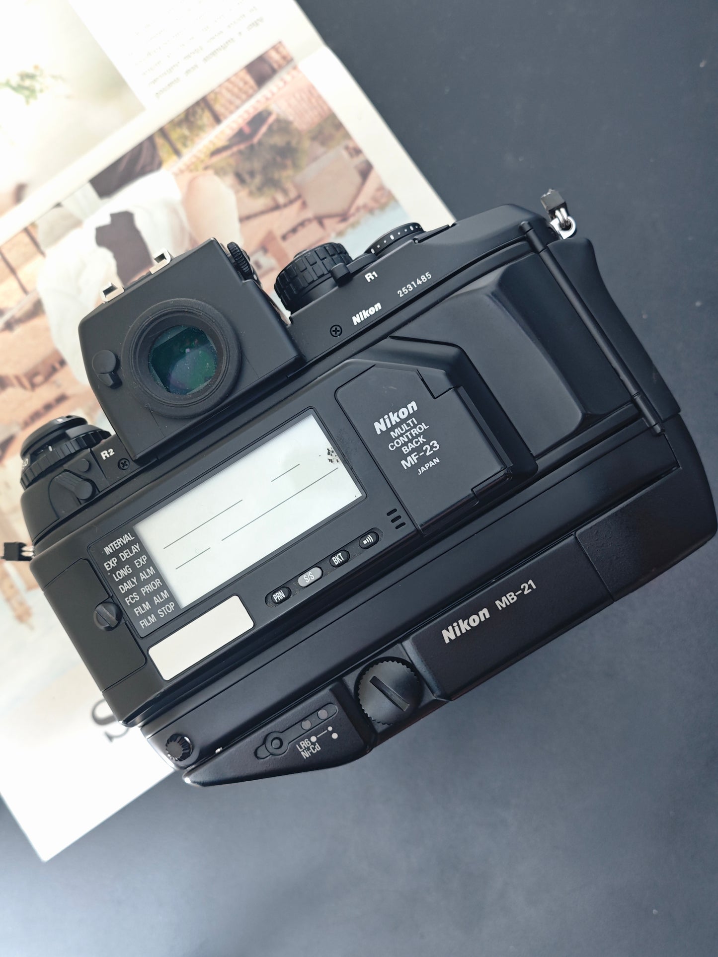 Nikon F4S with Nikon AF Nikkor 35-70mm F2.8 D [+MF-23]
