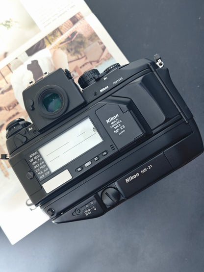 Nikon F4S with Nikon AF Nikkor 35-70mm F2.8 D [+MF-23]
