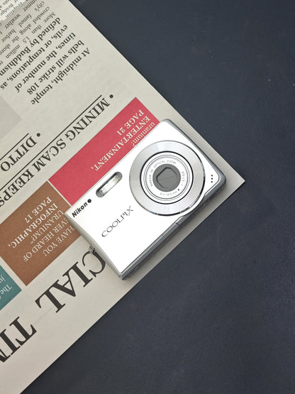 Used Nikon Coolpix S200 silver Digital Camera [with box]