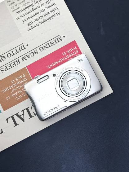 Used Nikon Coolpix S3700 silver Digital Camera [No charger] #20075751