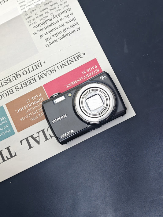 Used Fujifilm Finepix F200 EXR black Digital Camera [with box]