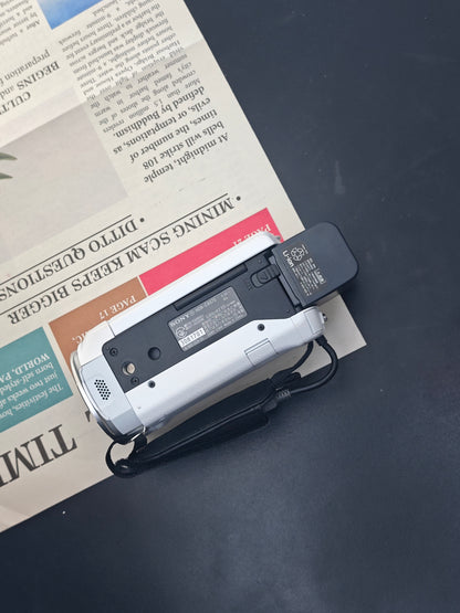 Used Sony HDR-CX670 Handycam [JPN only, No charger] #3081701