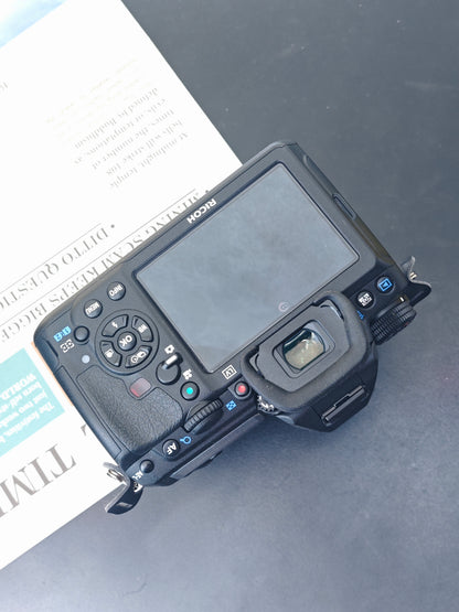 Used Pentax K-3 with SMC Pentax-DA 18-135mm F3.5-5.6 ED AL [IF] DC WR [No charger]