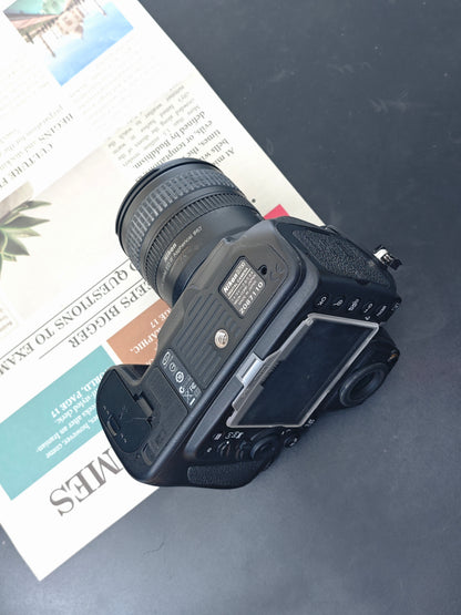 Used Nikon D700 with Nikon AF-s Nikkor 18-70mm F3.5-4.5 ED DX