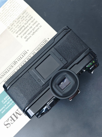 Canon AE-1 Program with Canon Zoom Lens FD 35-105mm F3.5