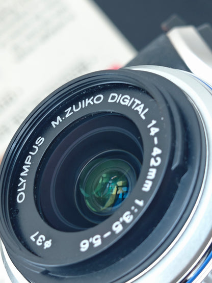 Used Olympus PEN E-PL2 with Olympus Digital 14-42mm F3.5-5.6 II MSC [No charger]