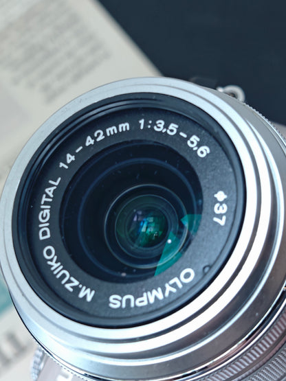 Used Olympus PEN Lite E-PL3 with Olympus Digital 14-42mm F3.5-5.6 II R MSC (+Flash 4FS1) [No charger]