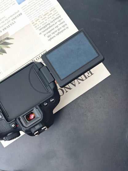 Used Canon EOS Kiss X7i with EF-S 18-55mm F3.5-5.6 IS STM [No charger]