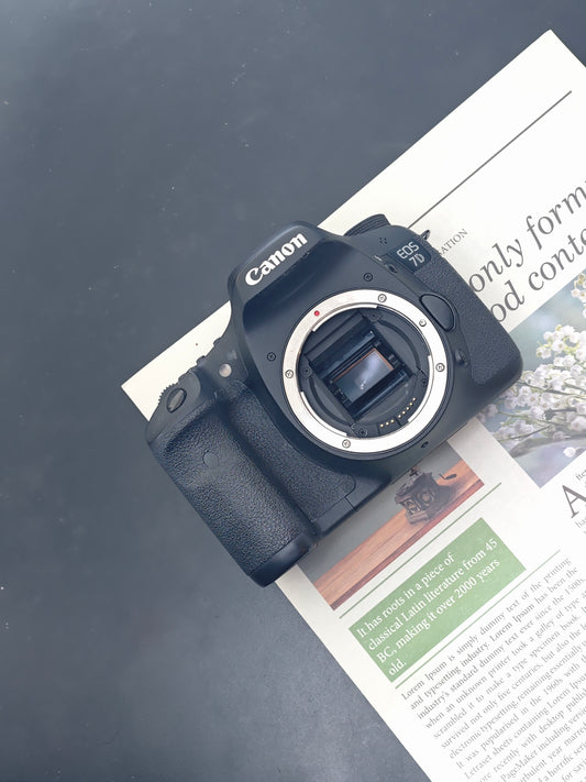 Used Canon EOS 7D body Digita Camera [with box]
