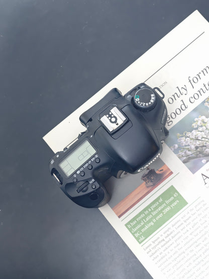 Used Canon EOS 7D body Digita Camera [with box]