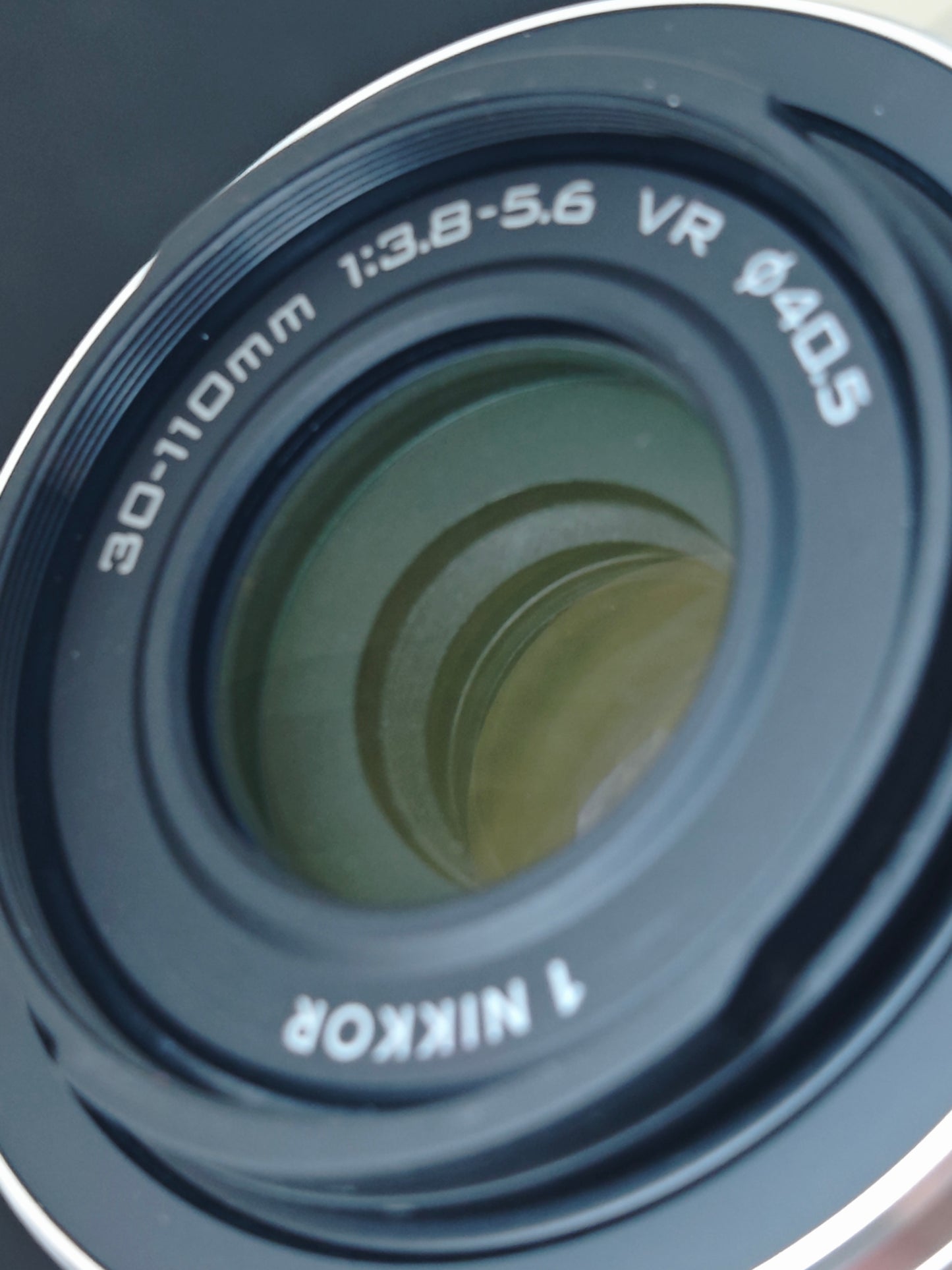 Used Nikon 1 S2 white with Double Zoom Kit