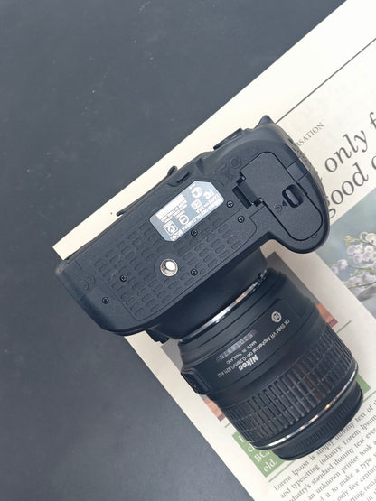 Used Nikon D5200 with AF-S DX Nikkor 18-55mm F3.5-5.6 G VR [No charger]