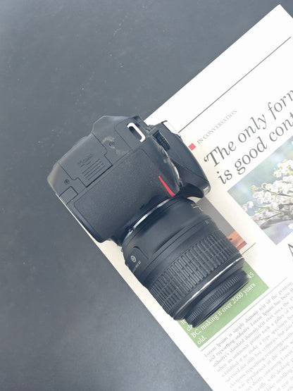 Used Nikon D5200 with AF-S DX Nikkor 18-55mm F3.5-5.6 G VR [No charger]