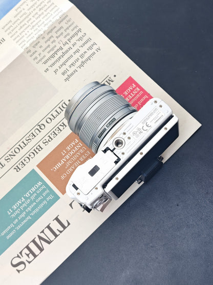 Used Olympus PEN Lite E-PL6 with Olympus Digital 14-42mm F3.5-5.6 II R MSC [+4FS1, No charger] #V3S002212