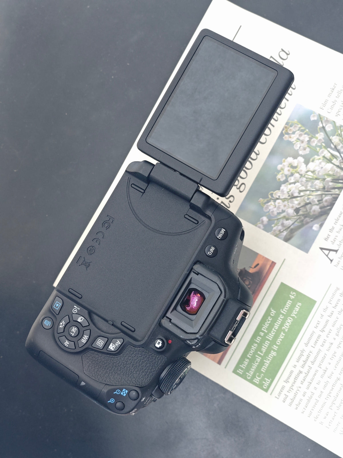 Used Canon EOS Kiss X8i with Double Zoom Kit Digital Camera [No charger]