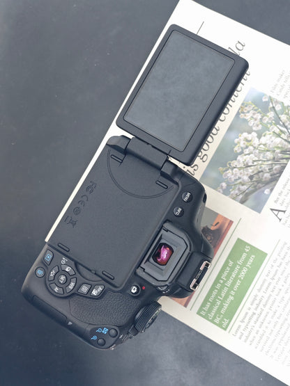 Used Canon EOS Kiss X8i with Double Zoom Kit Digital Camera [No charger]