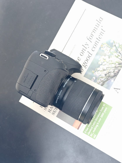 Used Canon EOS Kiss X8i with Double Zoom Kit Digital Camera [No charger]