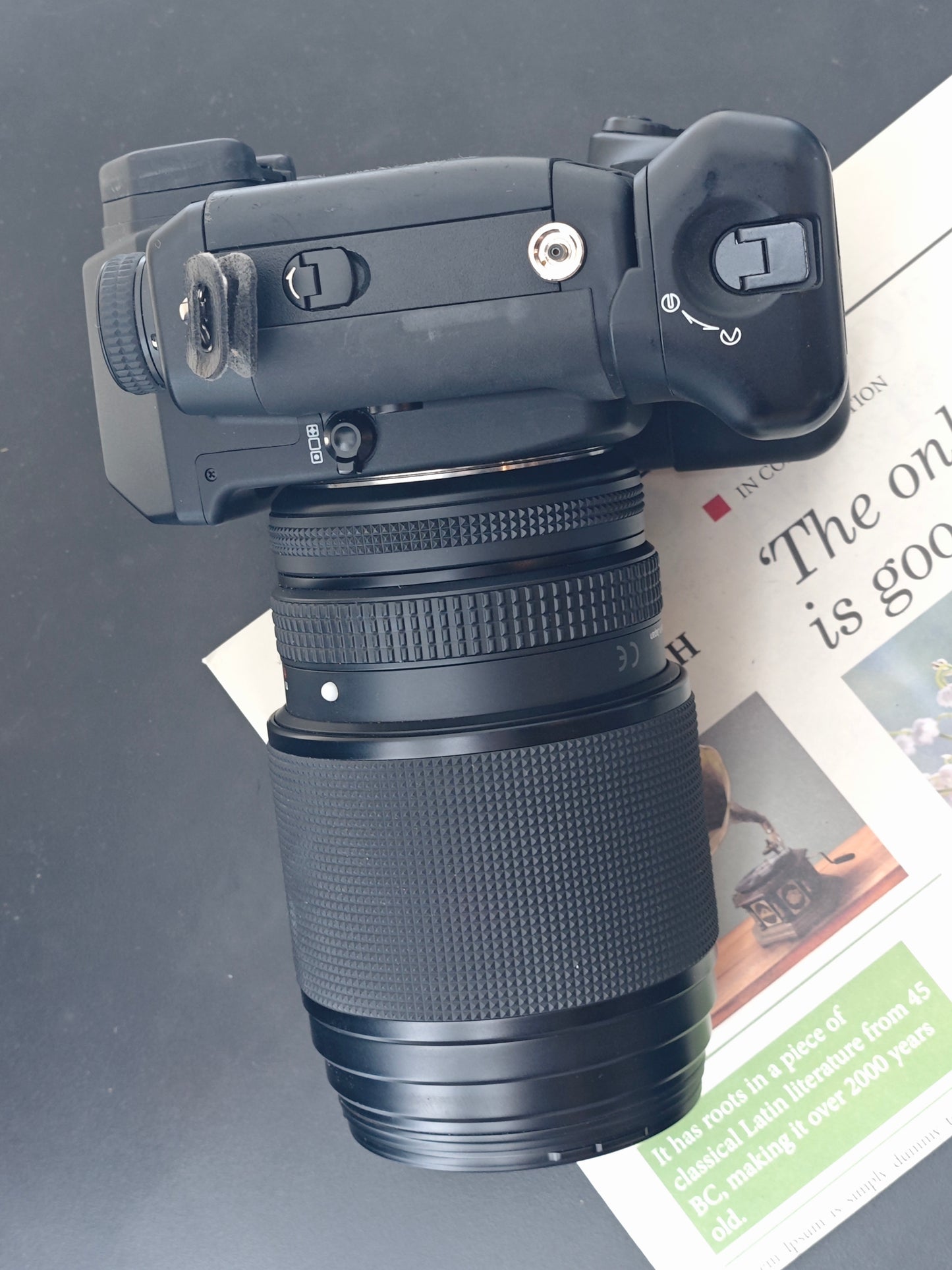Contax N1 with Vario-Sonnar 70-300mm F4-5.6 [+Battery Holder P-9]