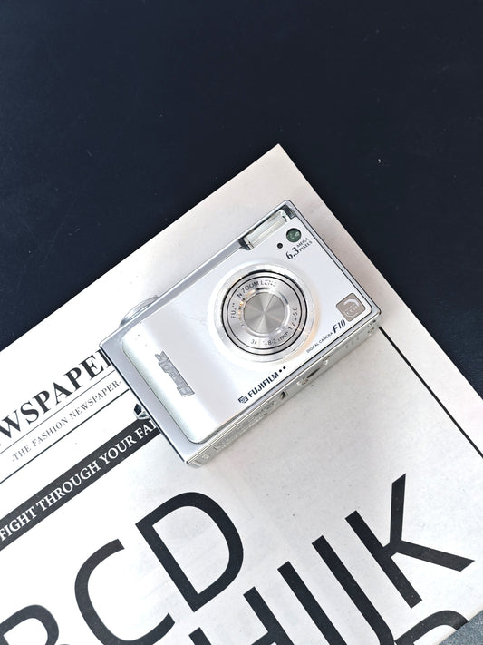 Used Fujifilm Finepix F10 Digital Camera [No charger]