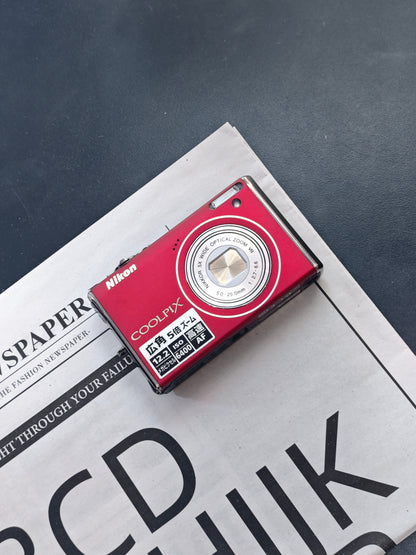 Used Nikon Coolpix S640 red Digital Camera [No charger, with box]