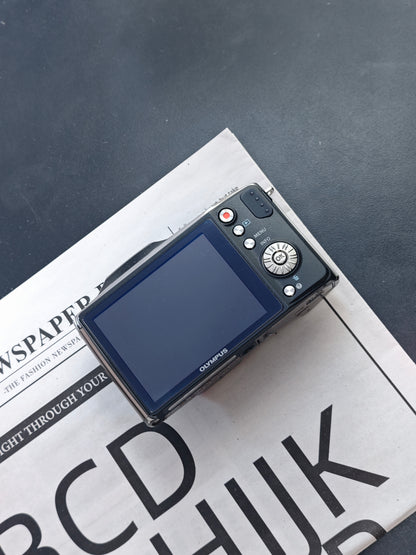 *READ* Used Olympus SZ-11 silver Digital Camera [with box]