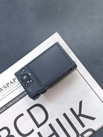 Used Fujifilm XQ2 black Digital Camera [with box]