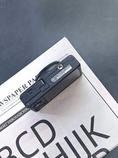 Used Fujifilm XQ2 black Digital Camera [with box]
