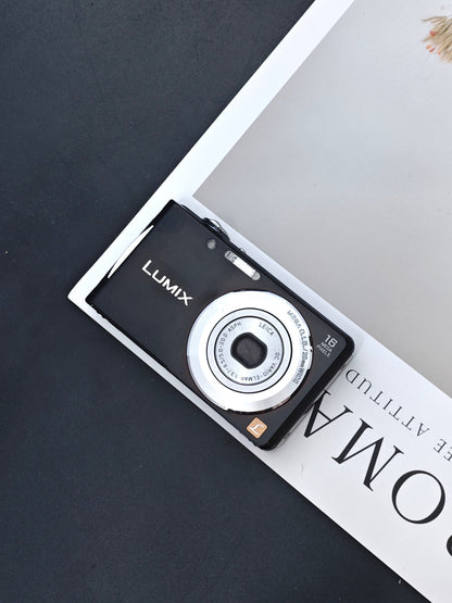 Used Panasonic Lumix DMC-FH5 black Digital Camera [JPN only, No charger]