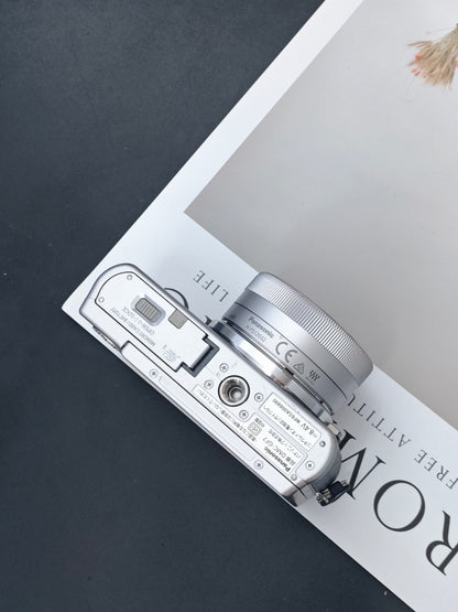 Used Panasonic Lumix DMC-GF7 with G Vario 12-32mm F3.5-5.6 Mega O.I.S. [JPN only]