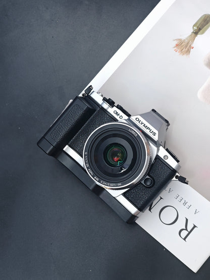 Used Olympus OM-D E-M5 with Lumix G 20mm F1.7 ASPH.