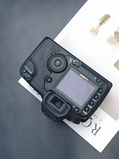 Used Canon EOS 5D with Zoom Lens EF 24-105mm F4 L IS USM