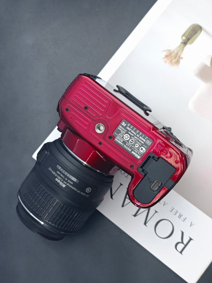 Used Nikon D3100 red with Double Zoom Kit