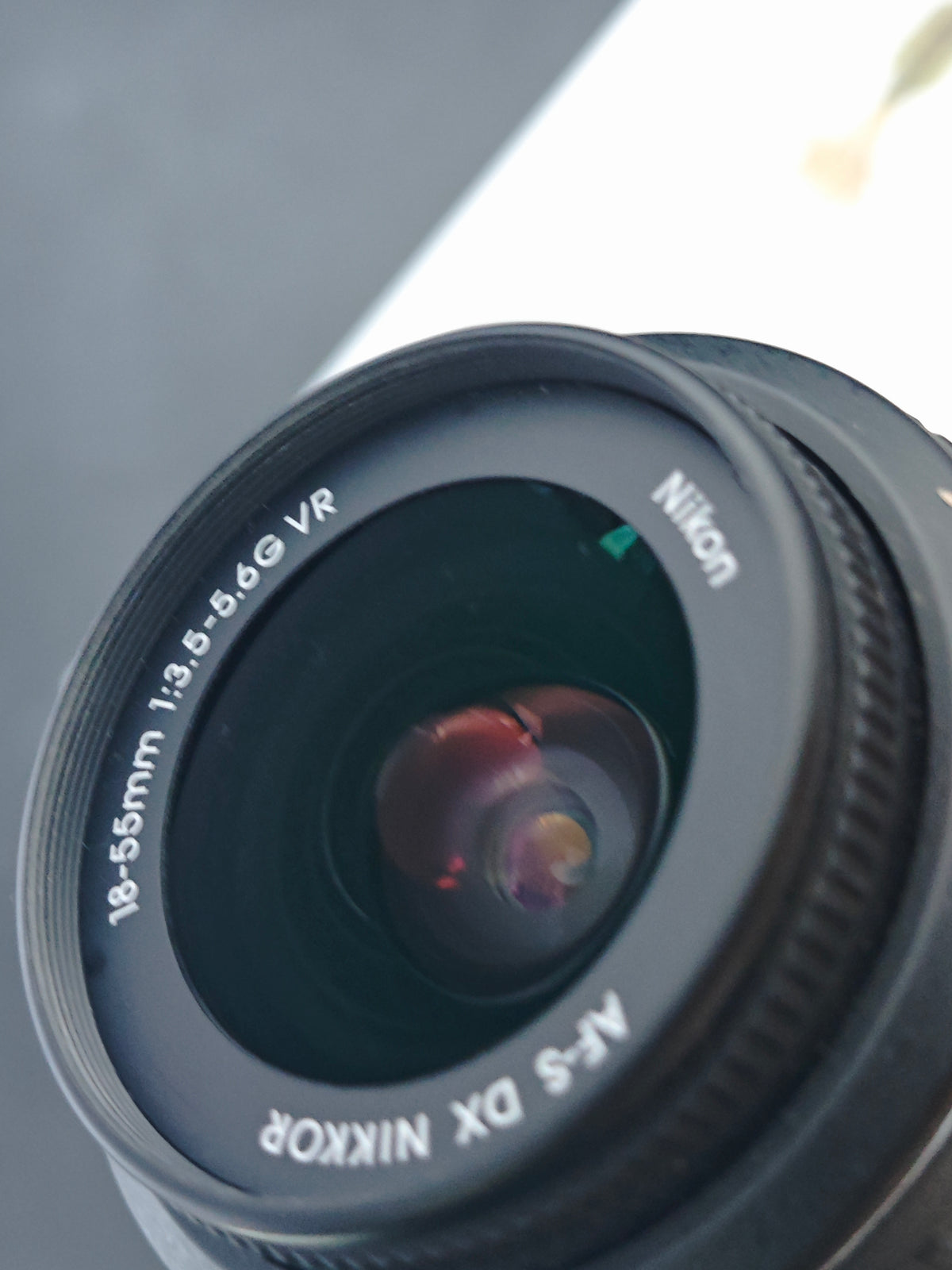 Used Nikon D3100 red with Double Zoom Kit