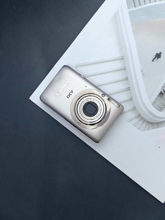 Used Canon IXY 210F silver Digital Camera [No charger, with box]