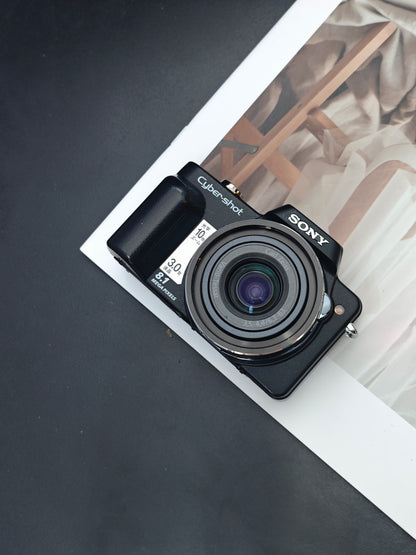 Used Sony Cyber-shot DSC-H10 black Digital Camera [JPN only, No charger]