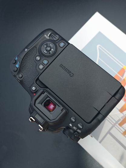 Used Canon EOS 9000D with EF-S 18-135mm F3.5-5.6 IS NANO USM [No charger]