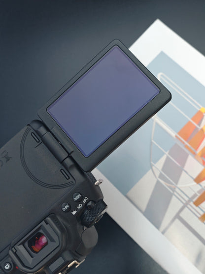 Used Canon EOS 9000D with EF-S 18-135mm F3.5-5.6 IS NANO USM [No charger]