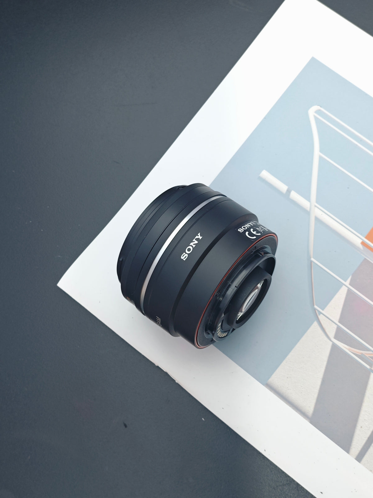 Sony DT 35mm F1.8 SAM [SAL35F18]
